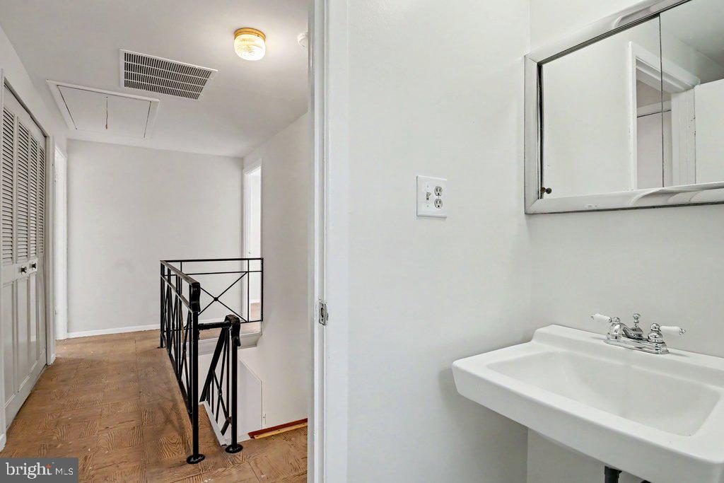 FOXHILL AT BELAIR - Residential