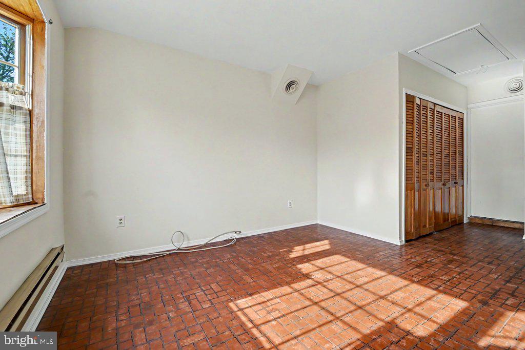 FOXHILL AT BELAIR - Residential