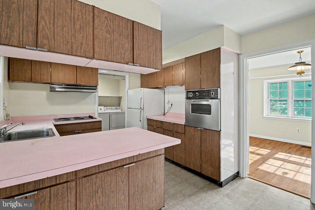 FOXHILL AT BELAIR - Residential