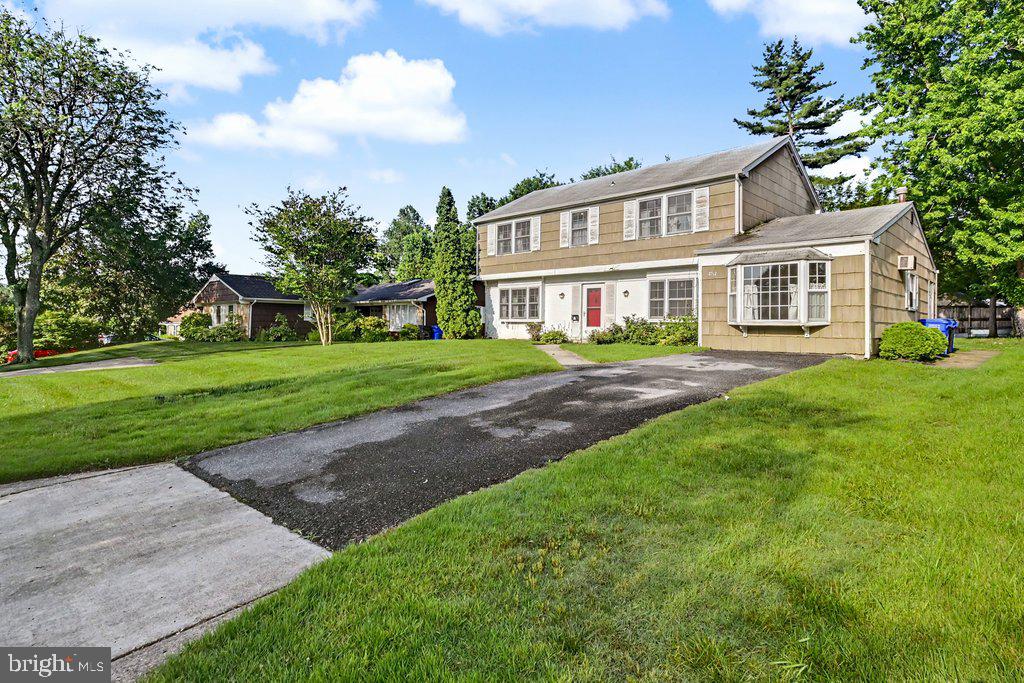 FOXHILL AT BELAIR - Residential