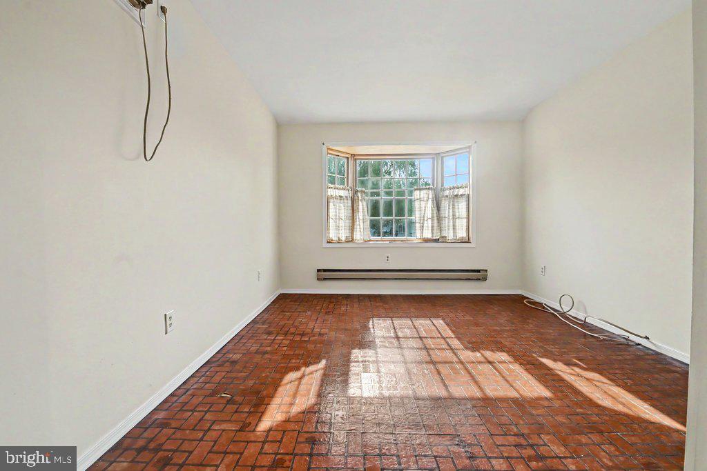 FOXHILL AT BELAIR - Residential