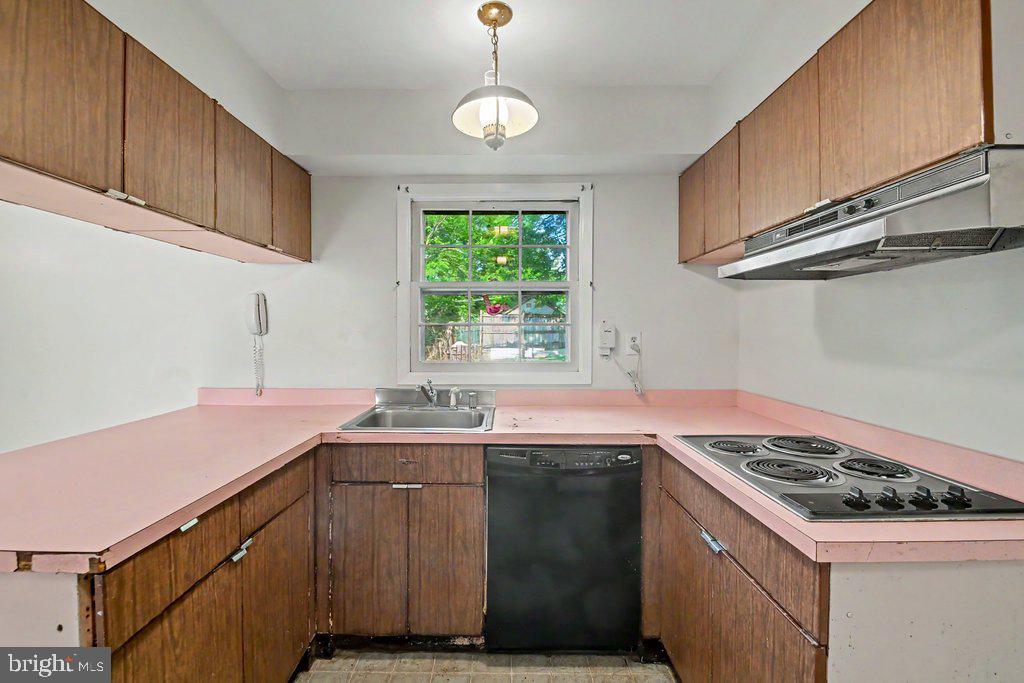 FOXHILL AT BELAIR - Residential