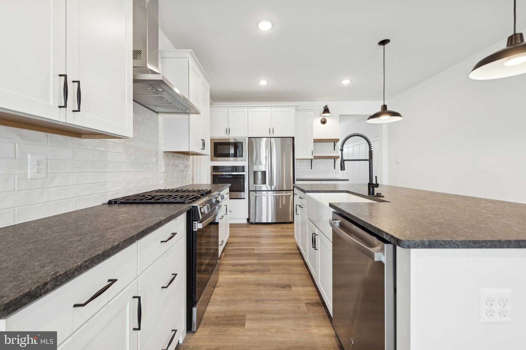 ADMIRAL'S LANDING - Residential