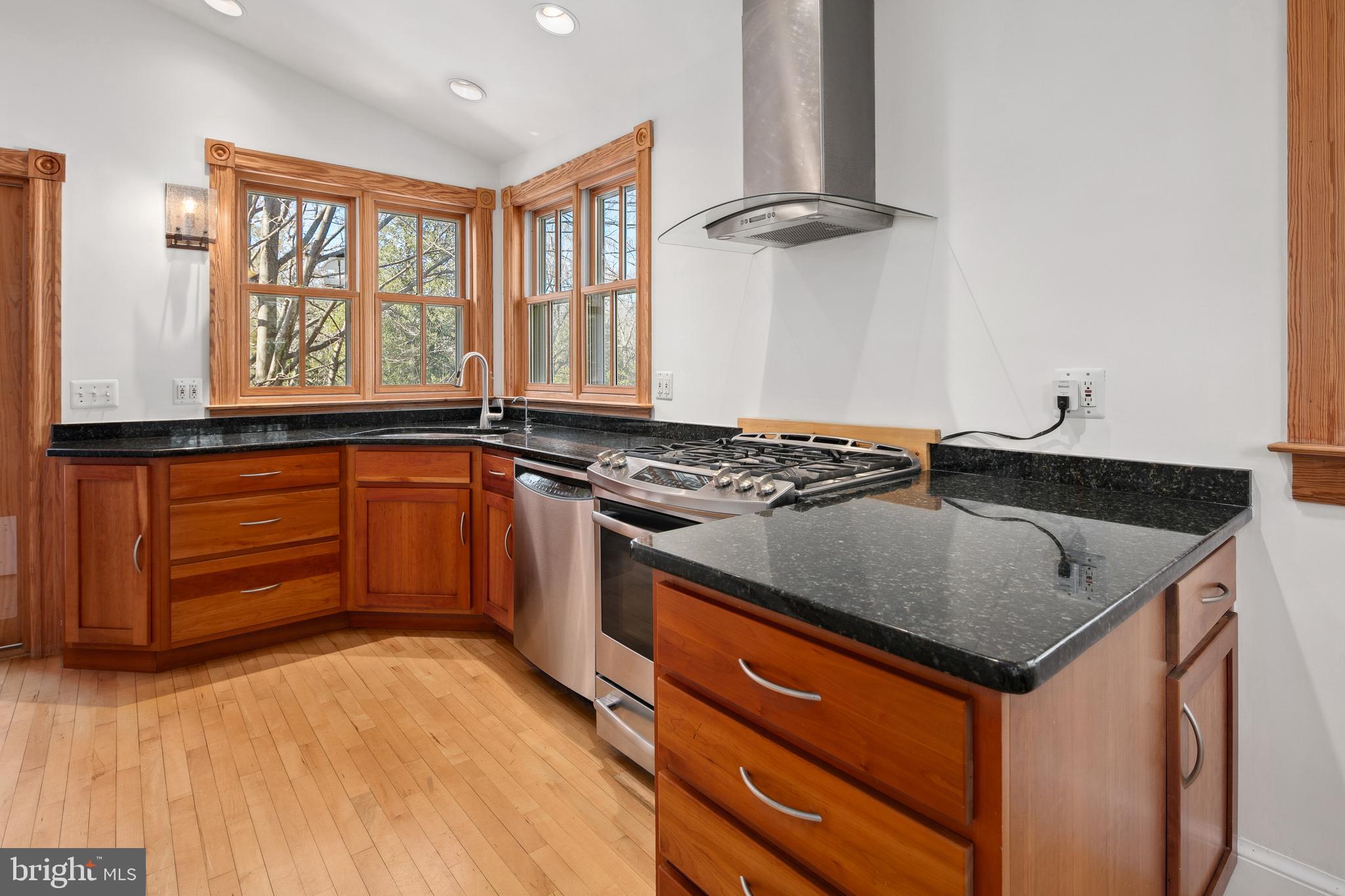 MAYWOOD - Residential