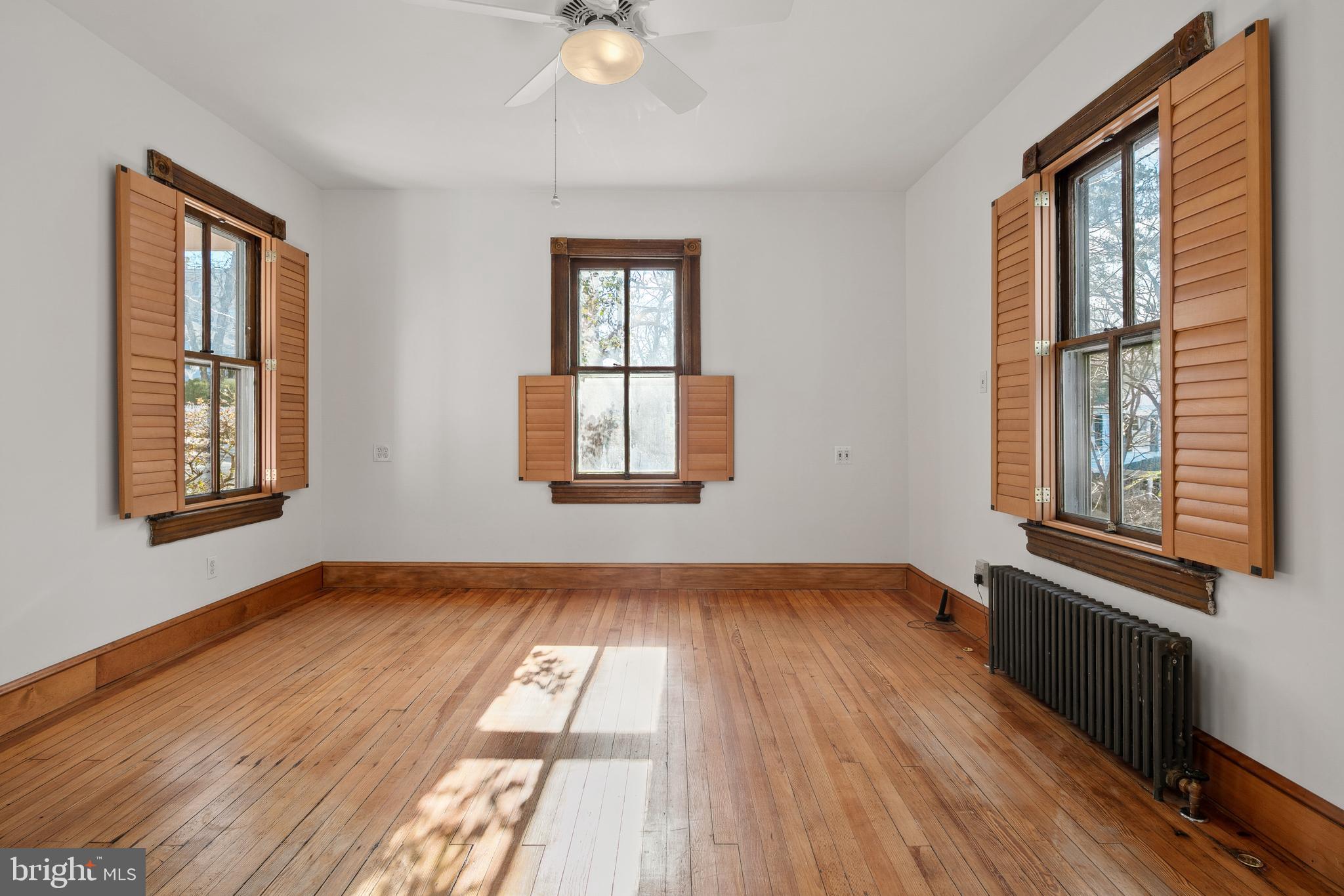 MAYWOOD - Residential