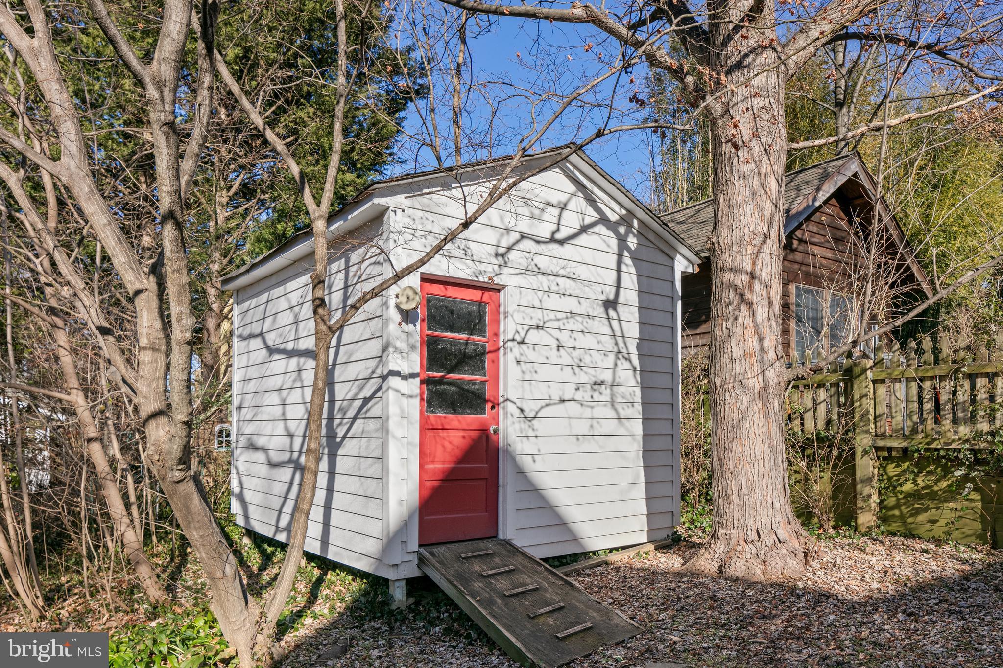 MAYWOOD - Residential