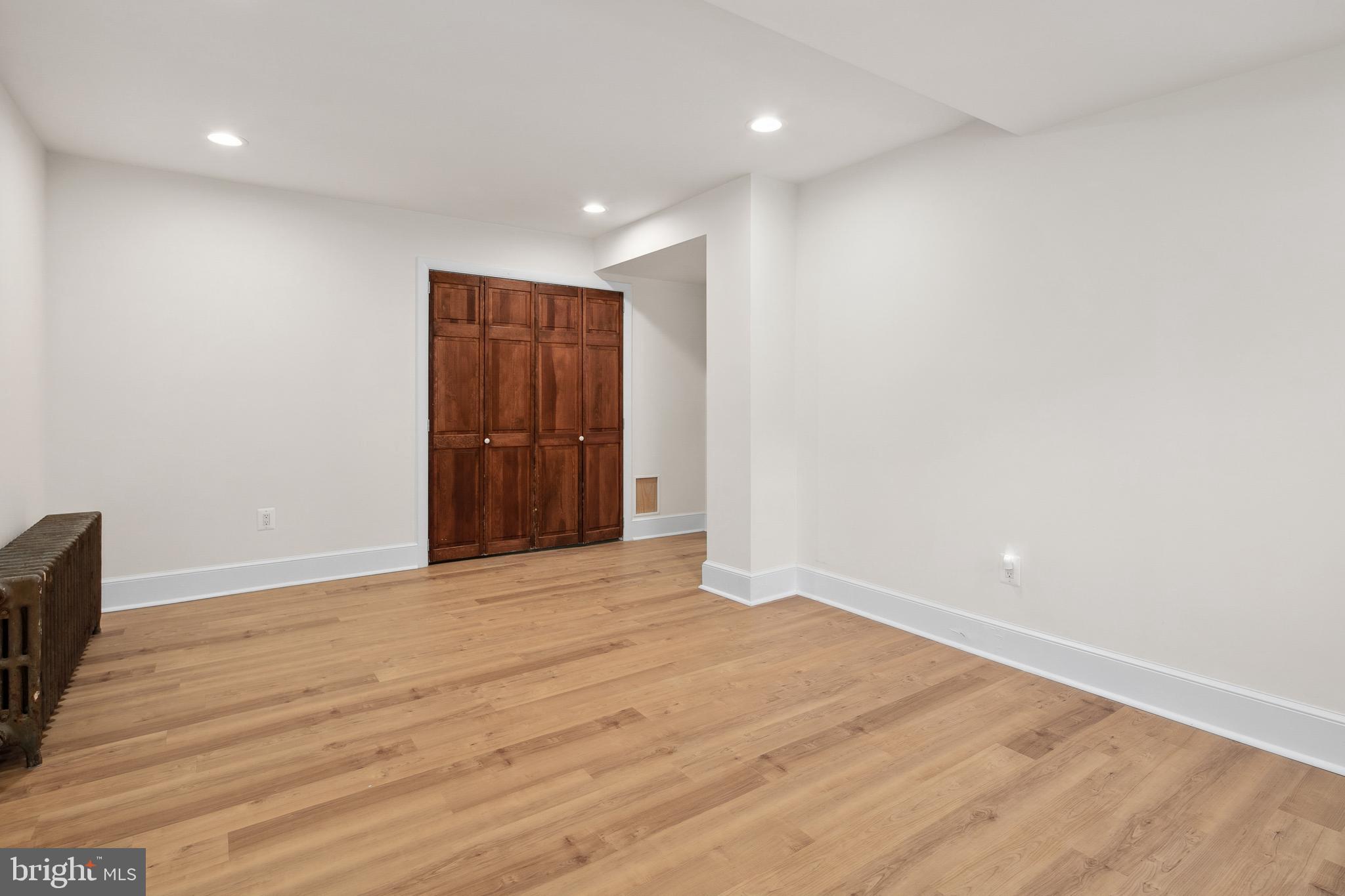 MAYWOOD - Residential