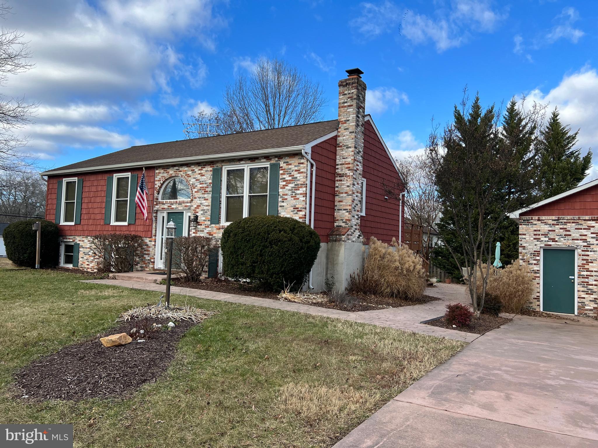 YORKSHIRE ACRES - Residential Lease