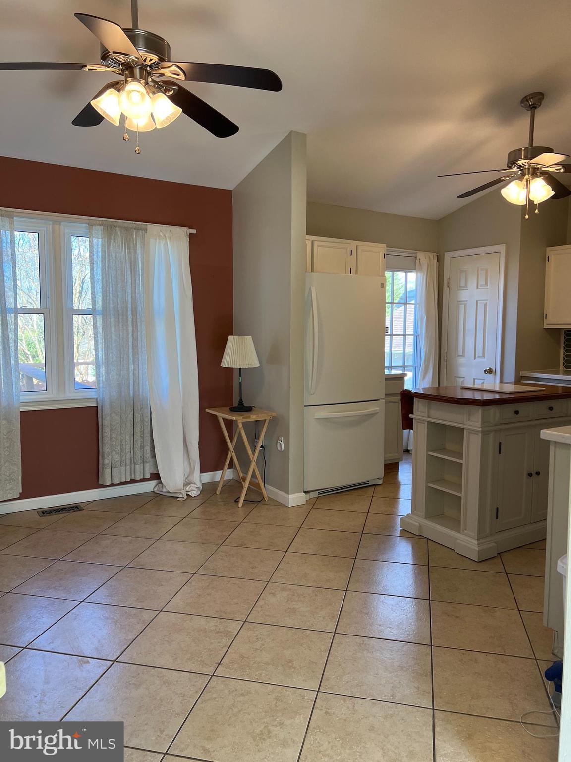 YORKSHIRE ACRES - Residential Lease
