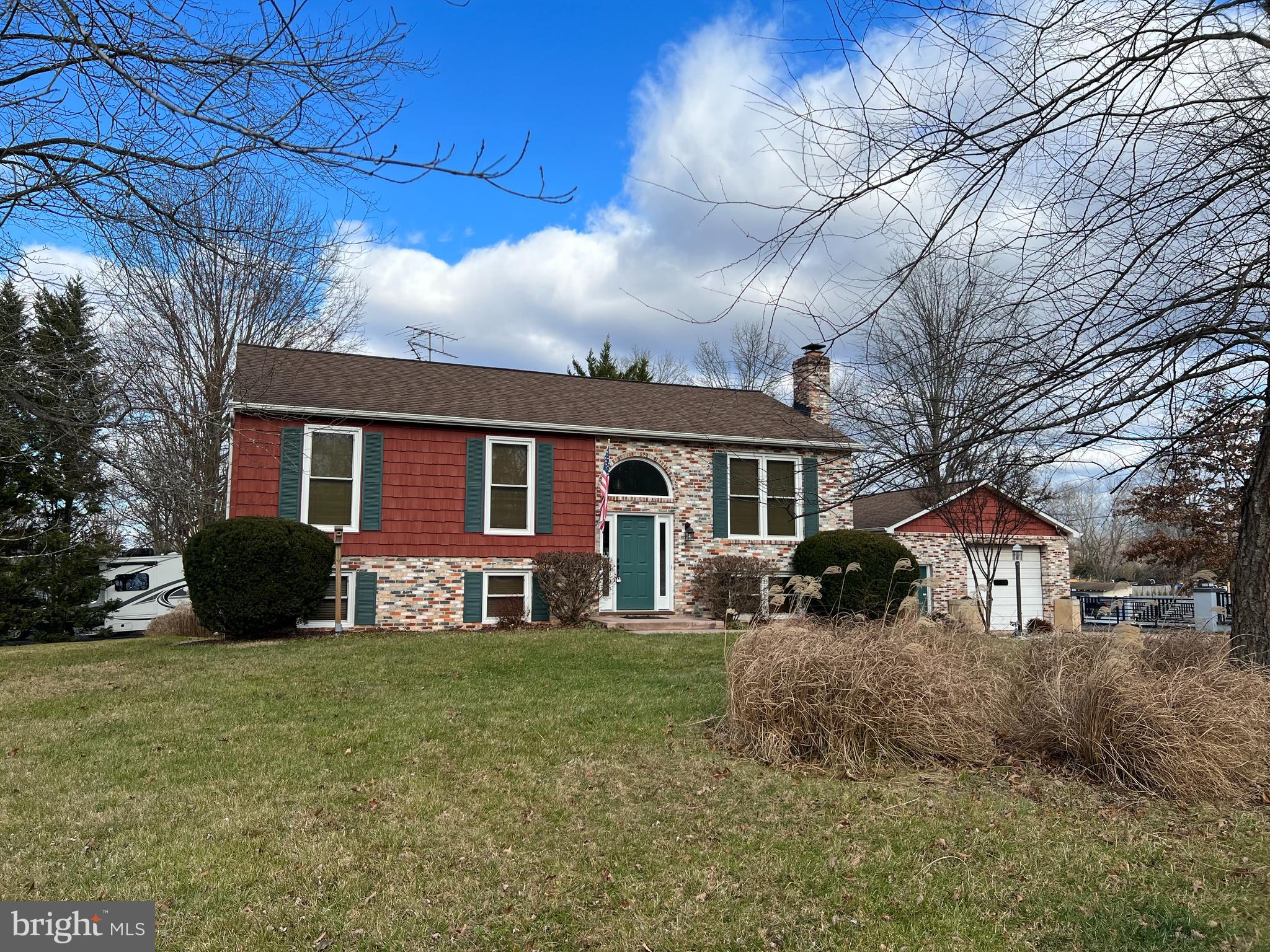 YORKSHIRE ACRES - Residential Lease