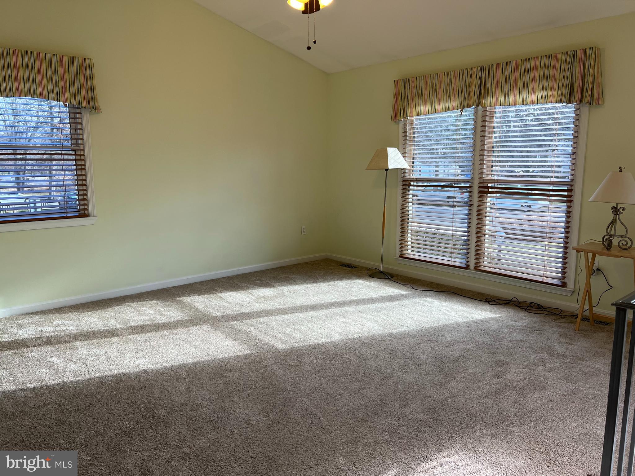 YORKSHIRE ACRES - Residential Lease