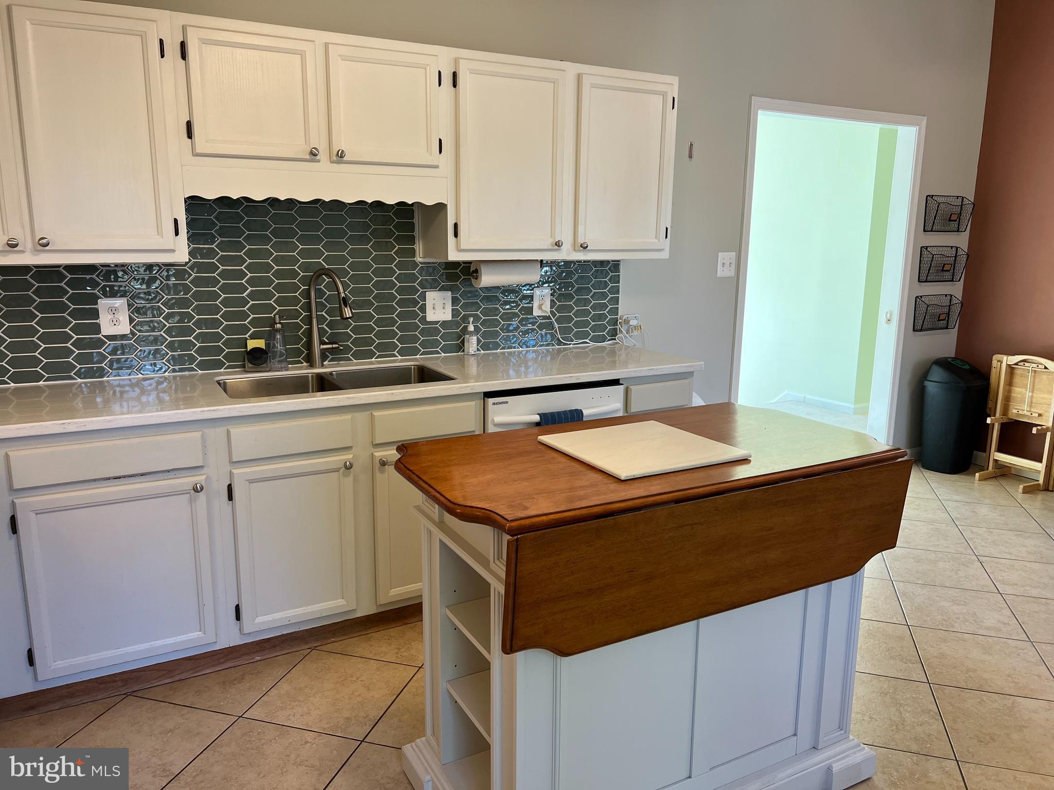 YORKSHIRE ACRES - Residential Lease