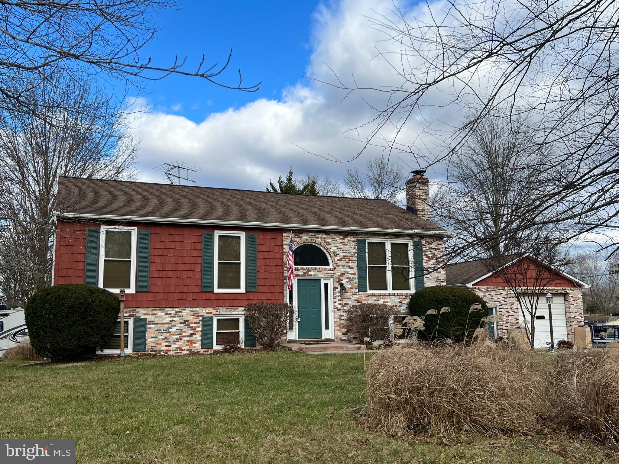 YORKSHIRE ACRES - Residential Lease