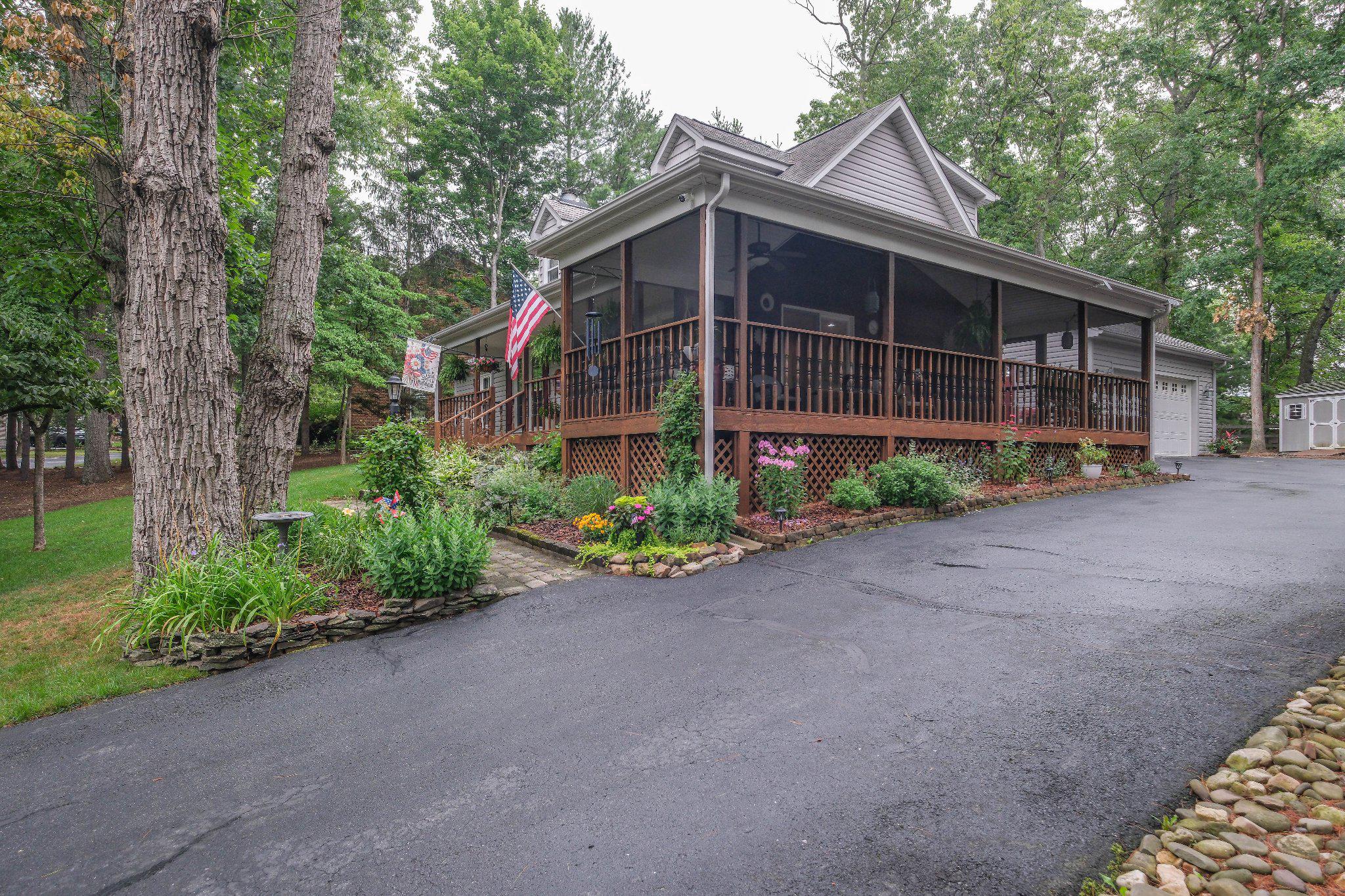 LAKE HOLIDAY ESTATES - Residential