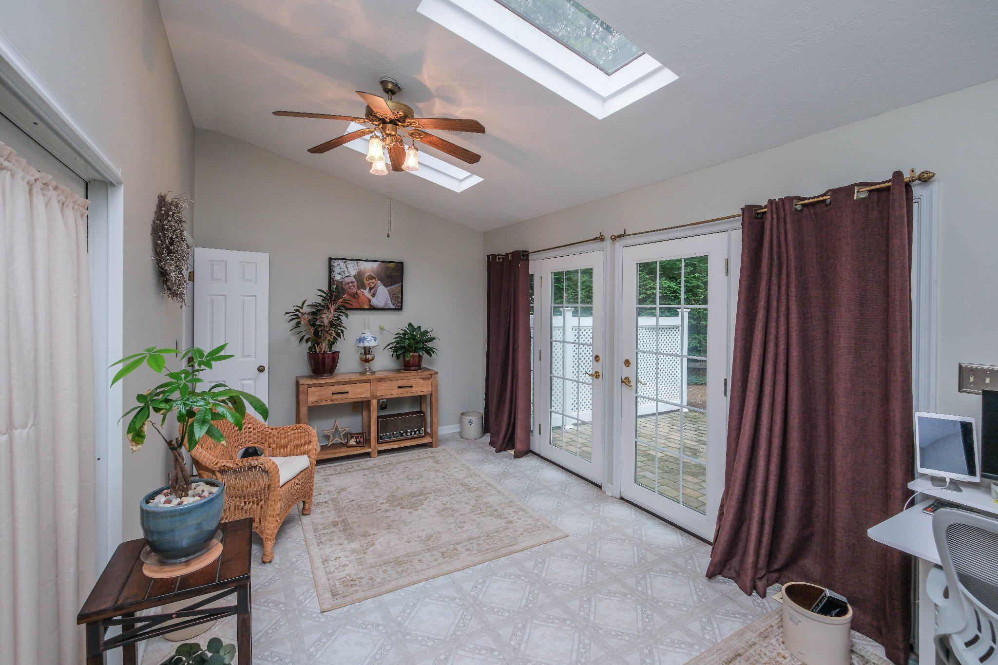 LAKE HOLIDAY ESTATES - Residential