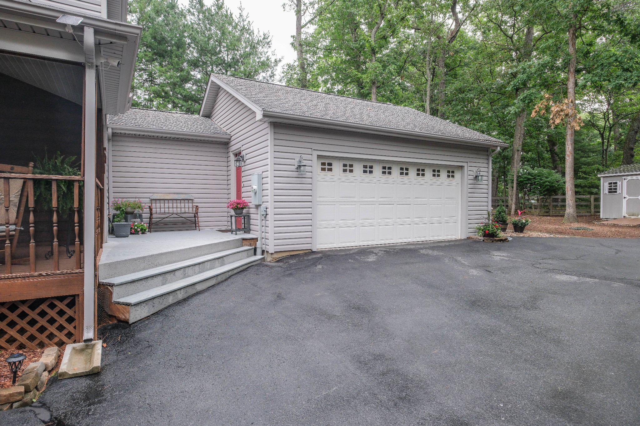 LAKE HOLIDAY ESTATES - Residential