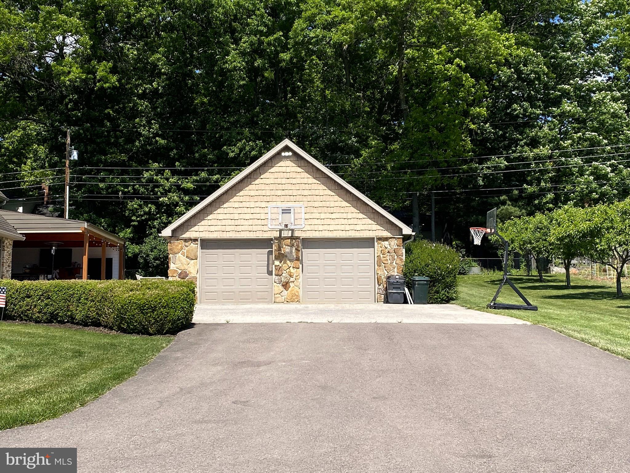 BRADDOCK ESTATES - Residential