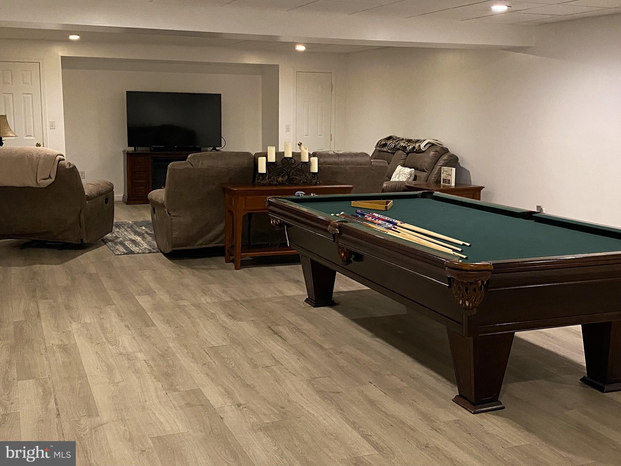 BRADDOCK ESTATES - Residential