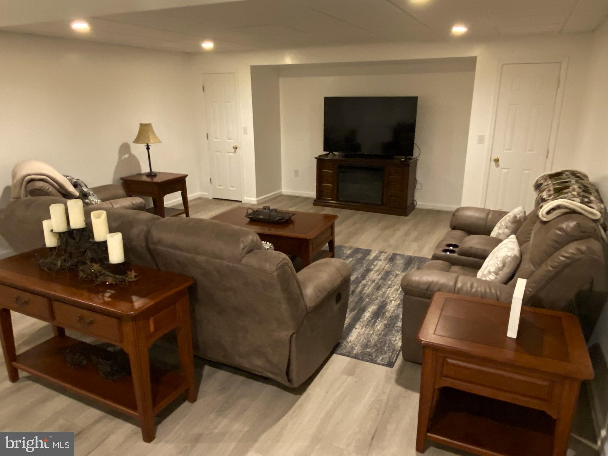 BRADDOCK ESTATES - Residential