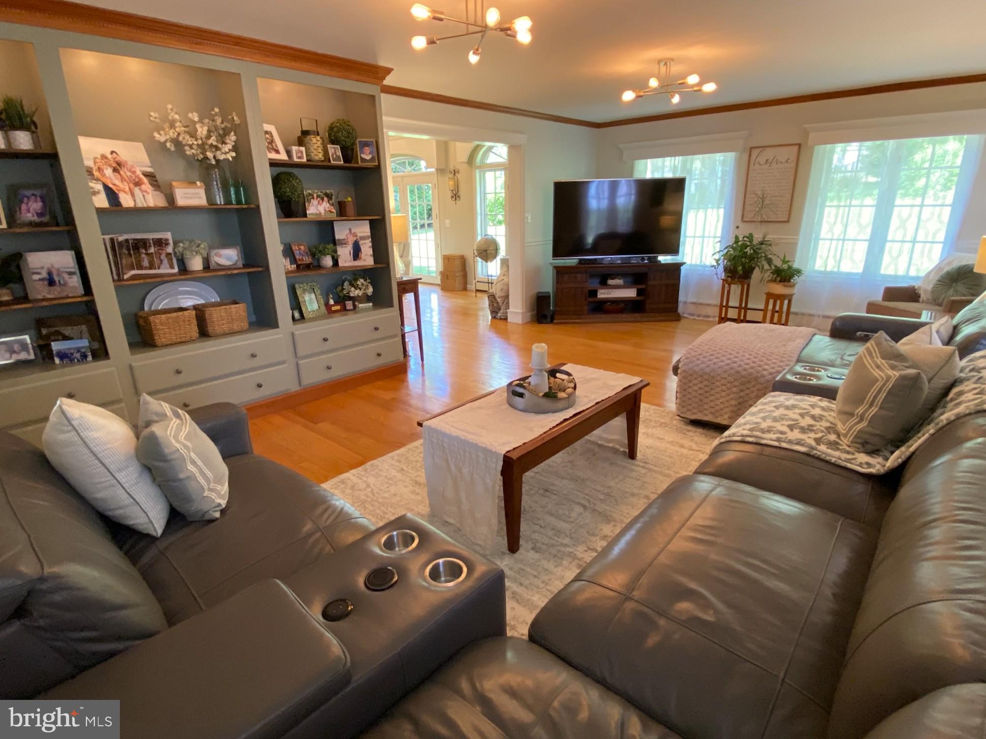 BRADDOCK ESTATES - Residential