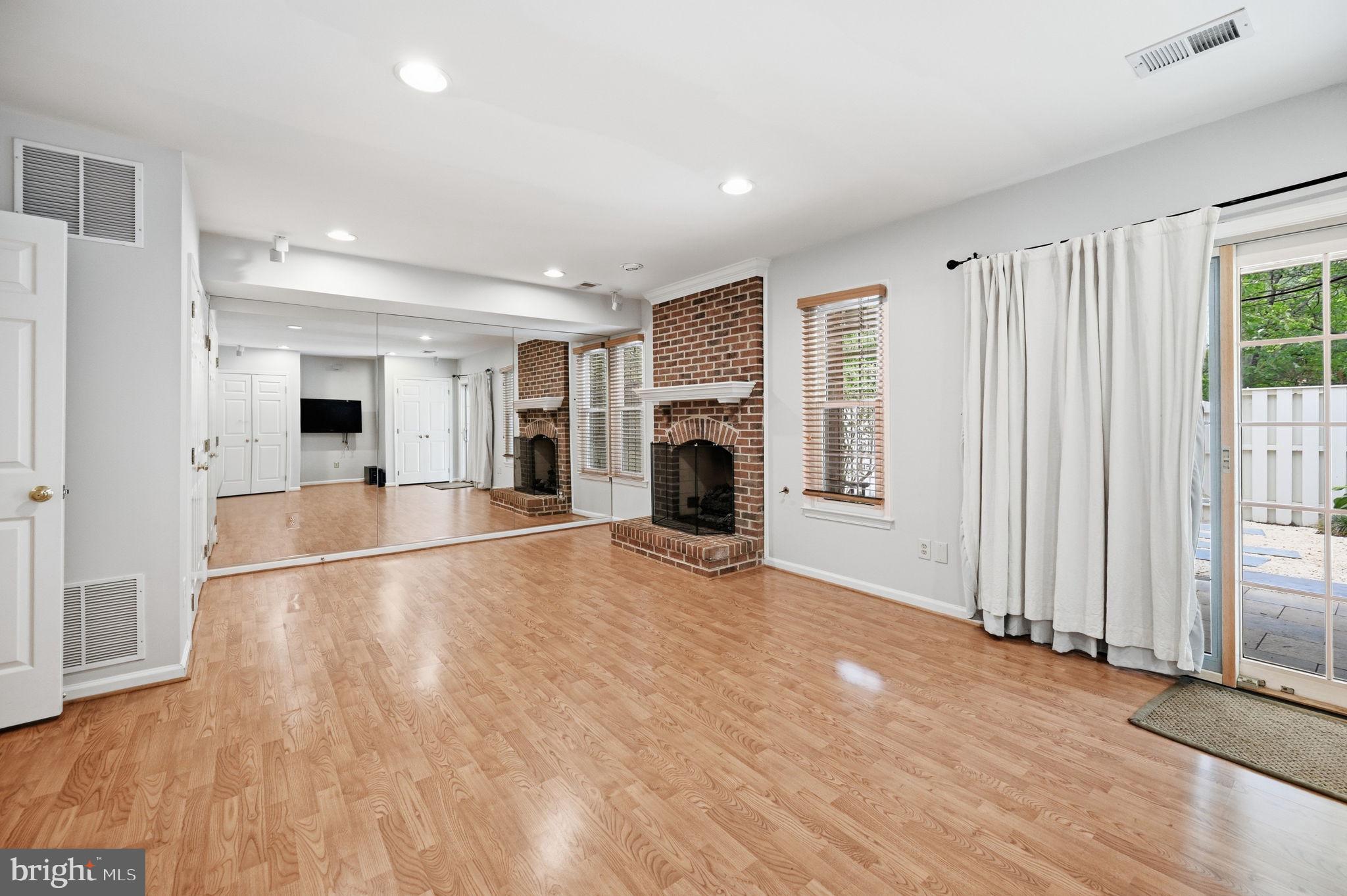WYANT PROPERTY - Residential