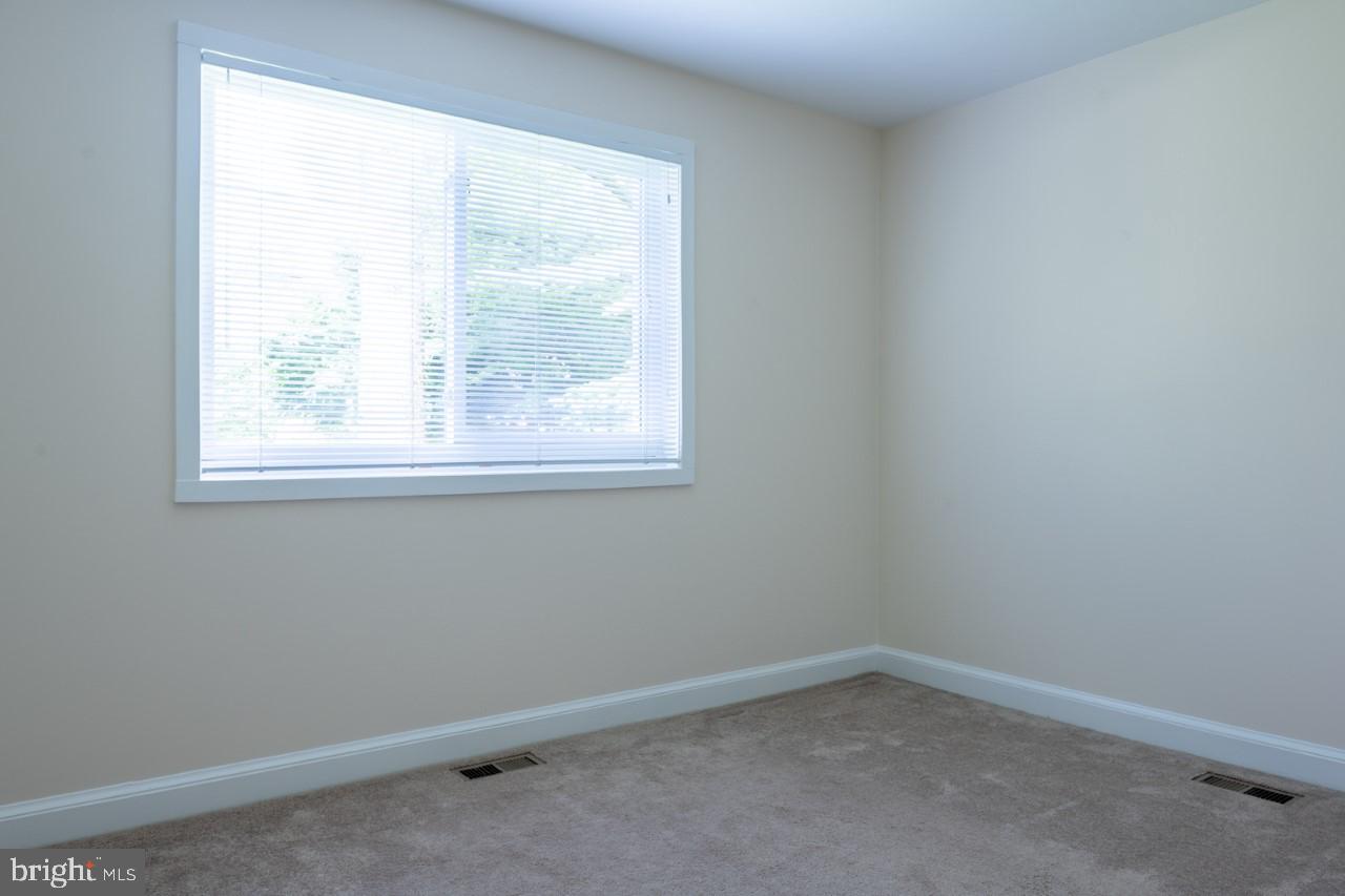 HILLSIDE MANOR - Residential Lease