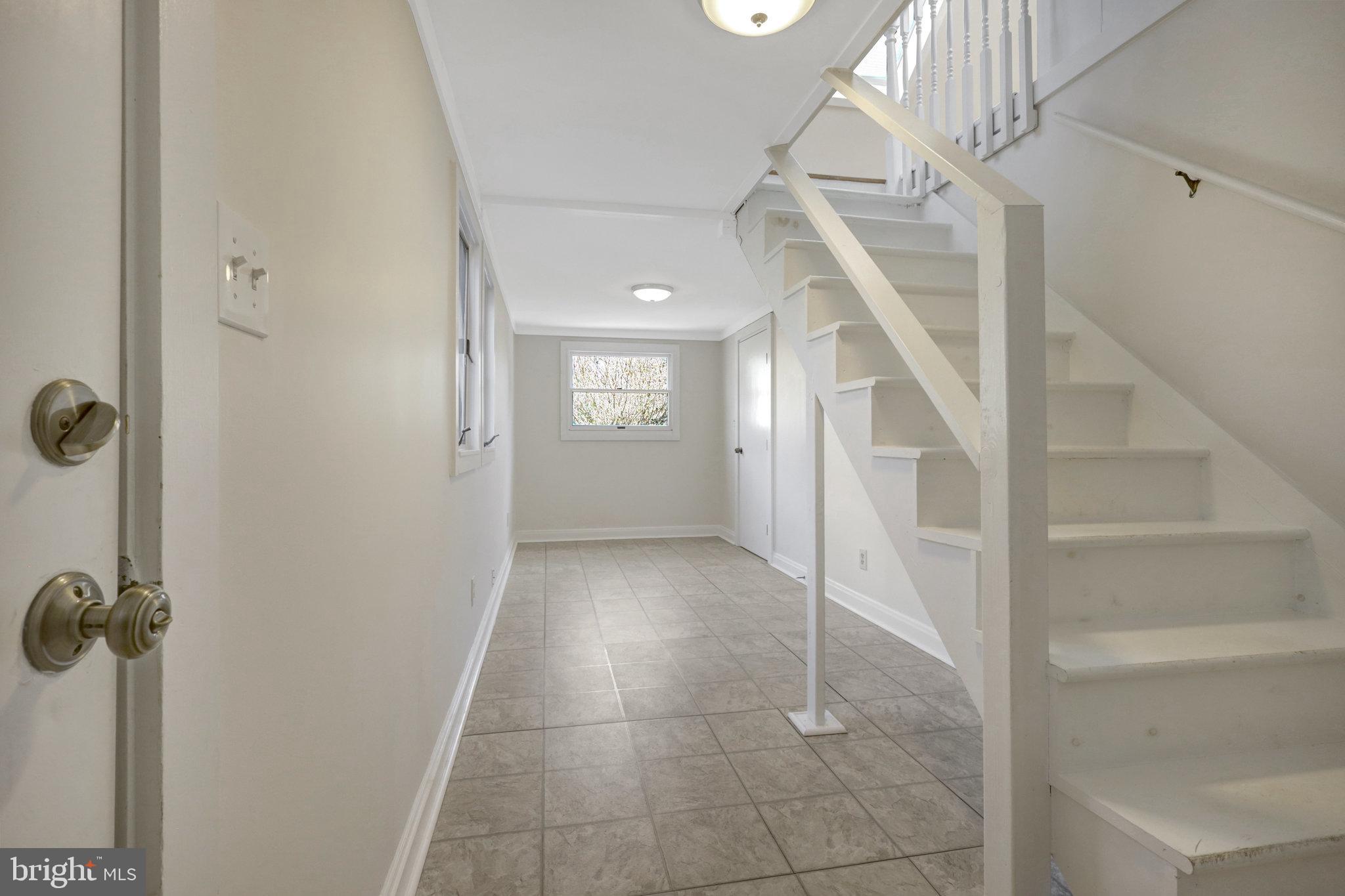 HILLSIDE MANOR - Residential Lease