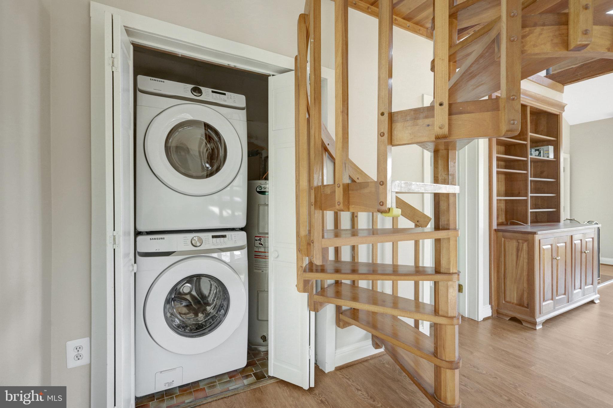 HILLSIDE MANOR - Residential Lease