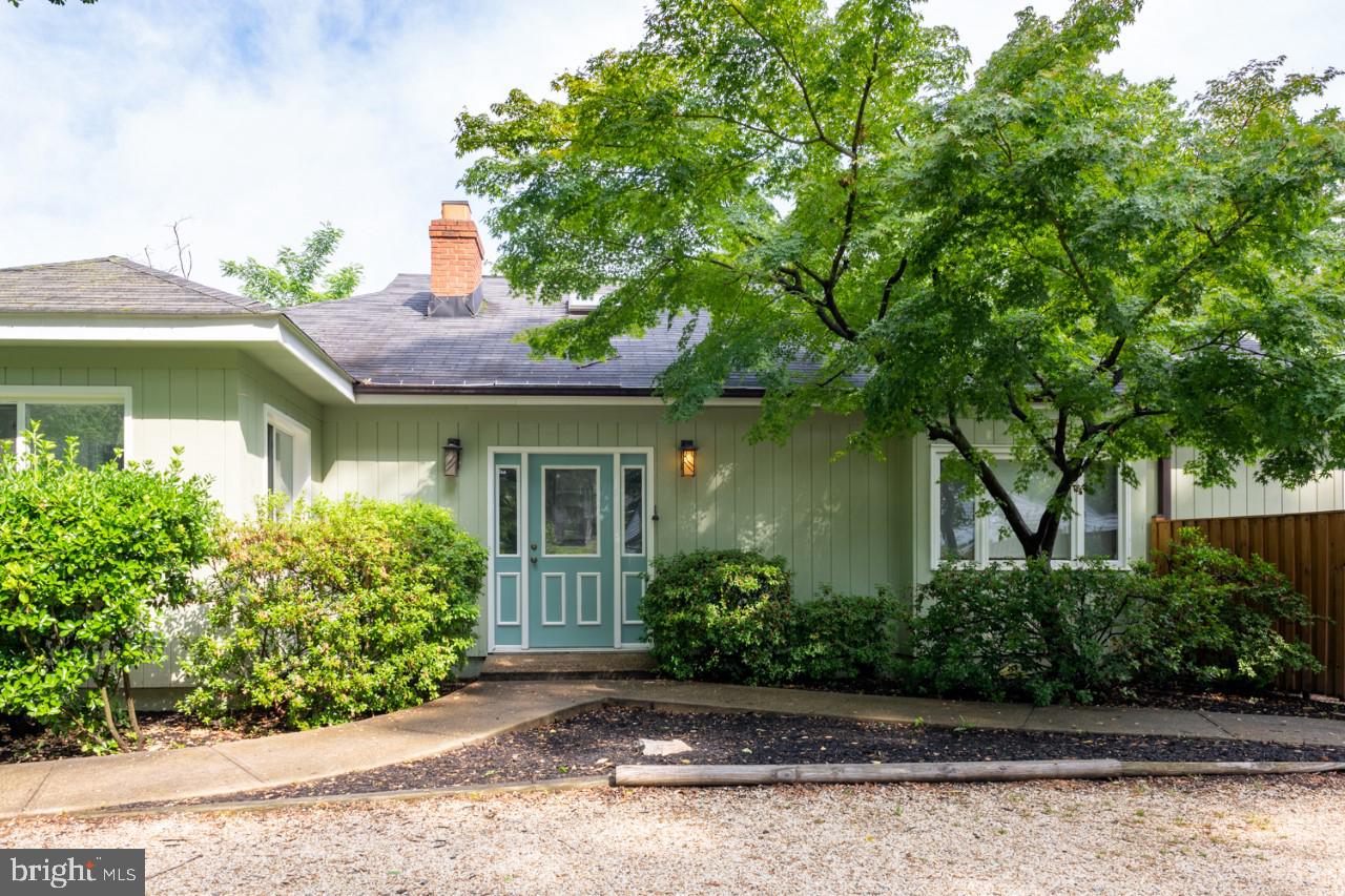 HILLSIDE MANOR - Residential Lease