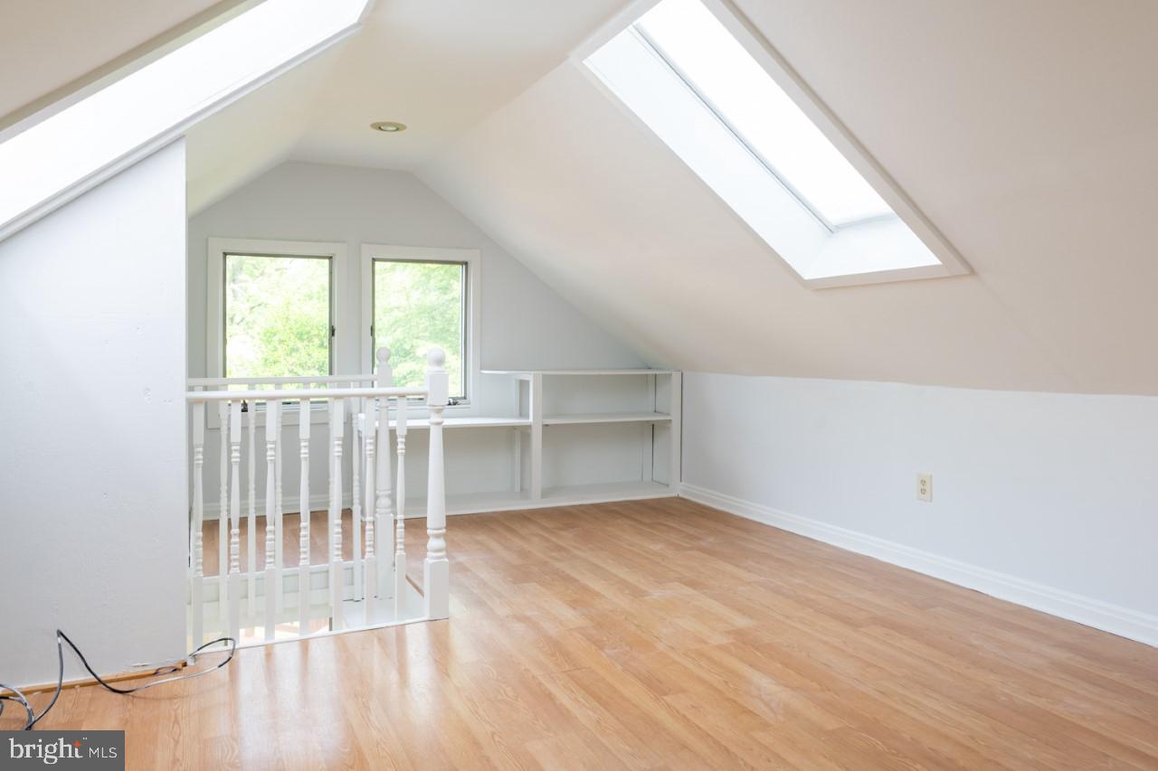 HILLSIDE MANOR - Residential Lease