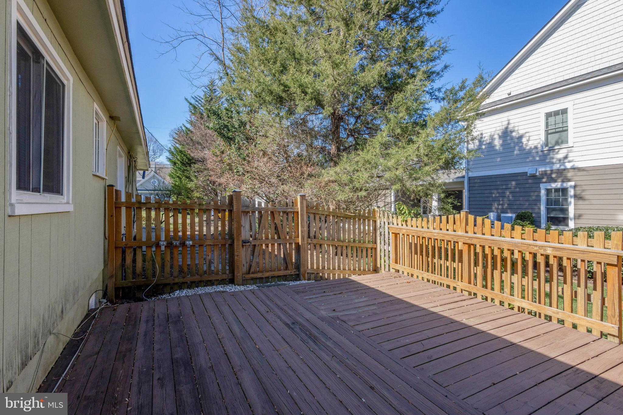 HILLSIDE MANOR - Residential Lease