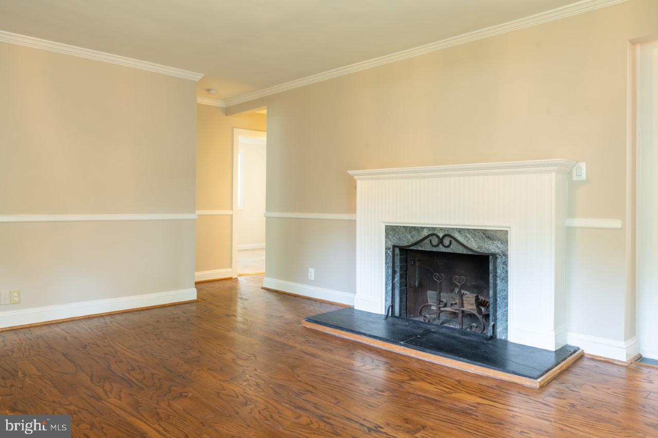 HILLSIDE MANOR - Residential Lease
