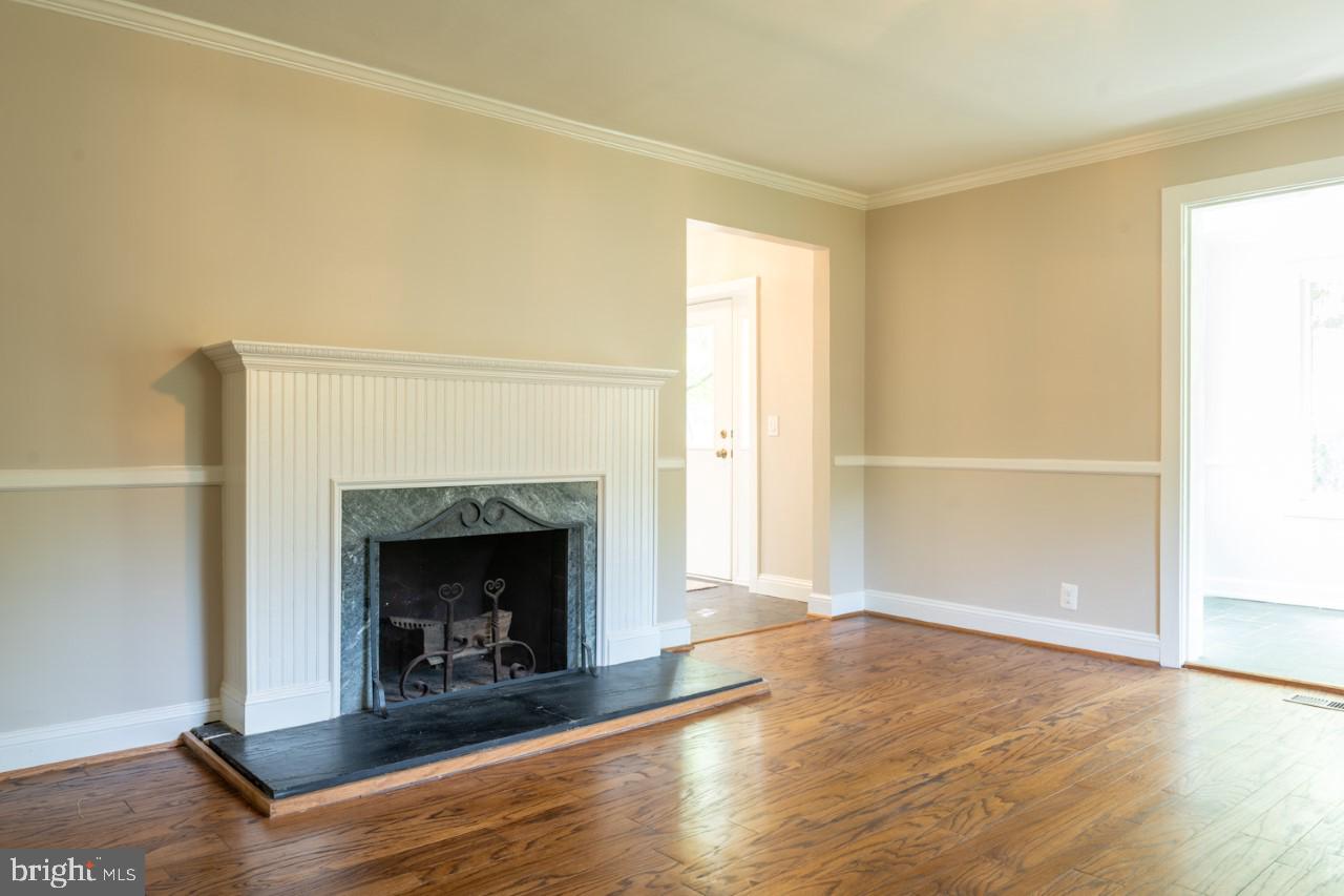 HILLSIDE MANOR - Residential Lease