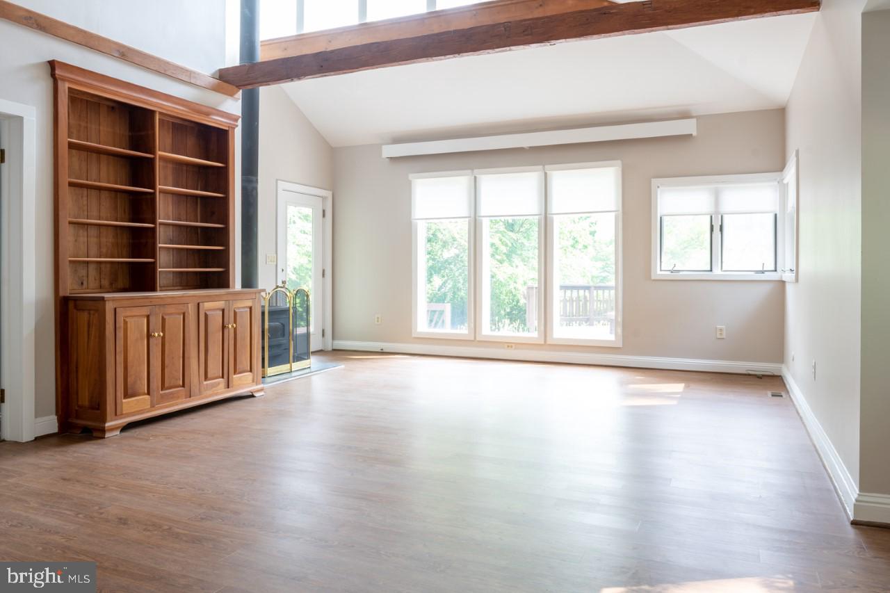 HILLSIDE MANOR - Residential Lease