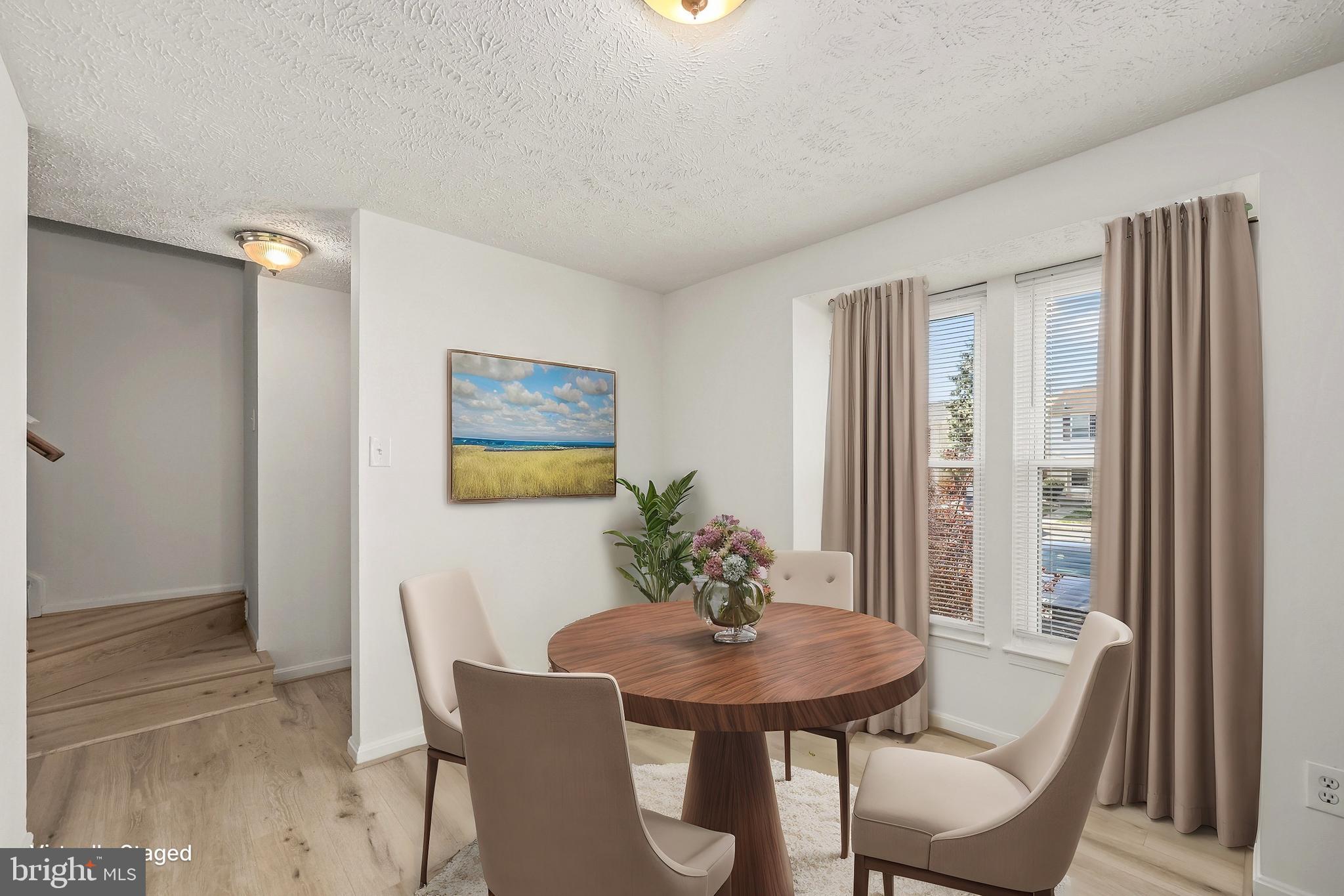 CAMBRIDGE SQUARE - Residential