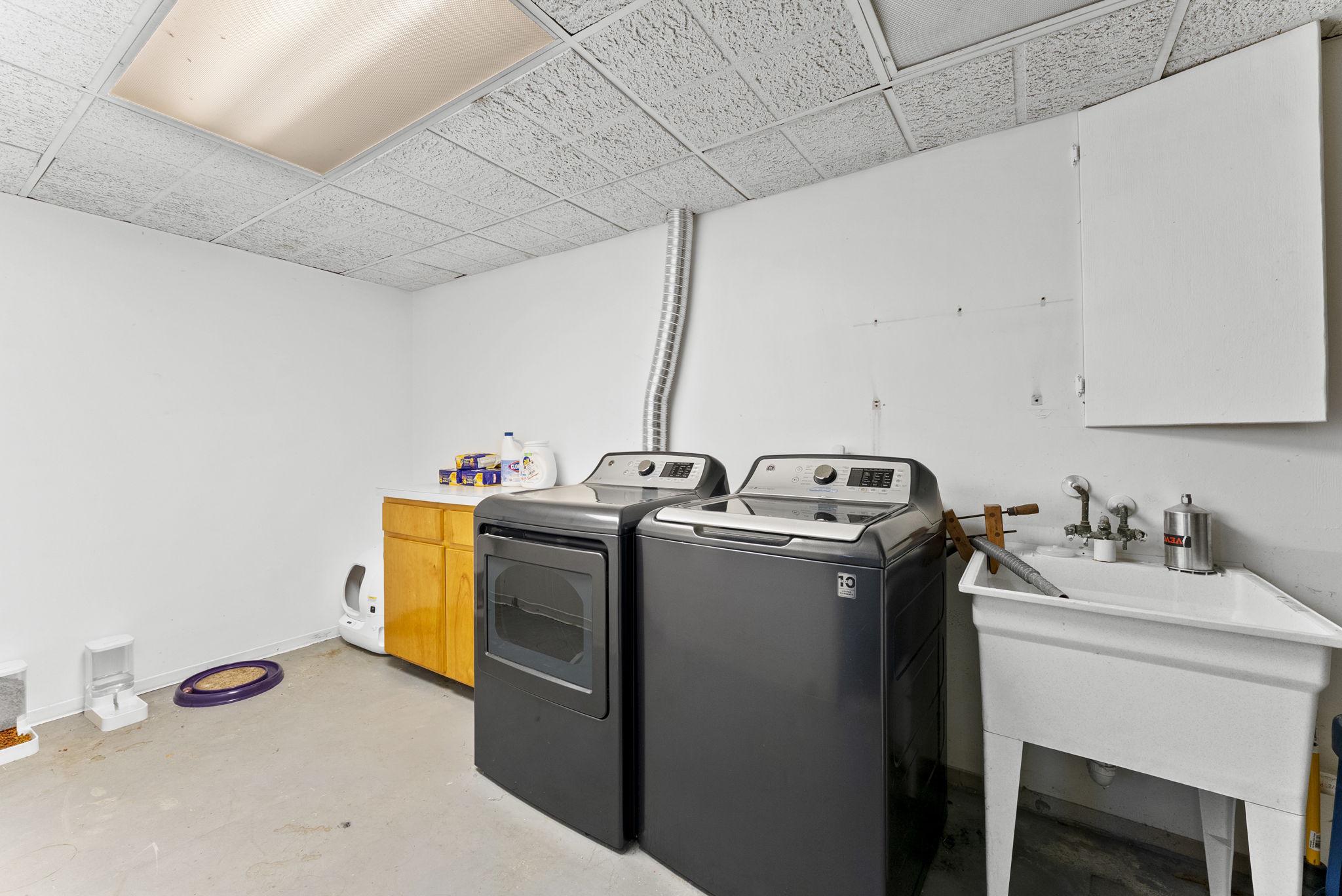 CEDAR RUN ESTS - Residential