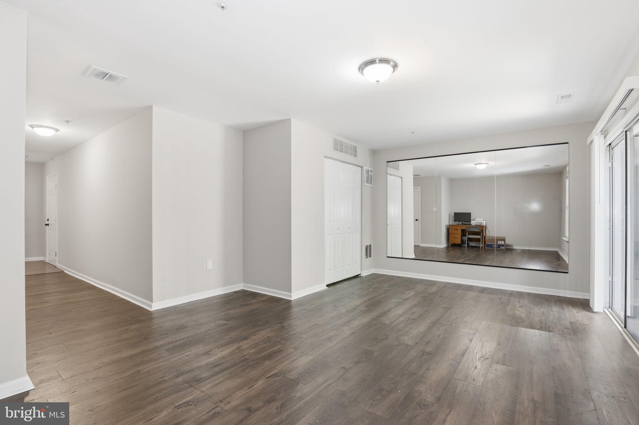 COLLEGE PARK - Residential