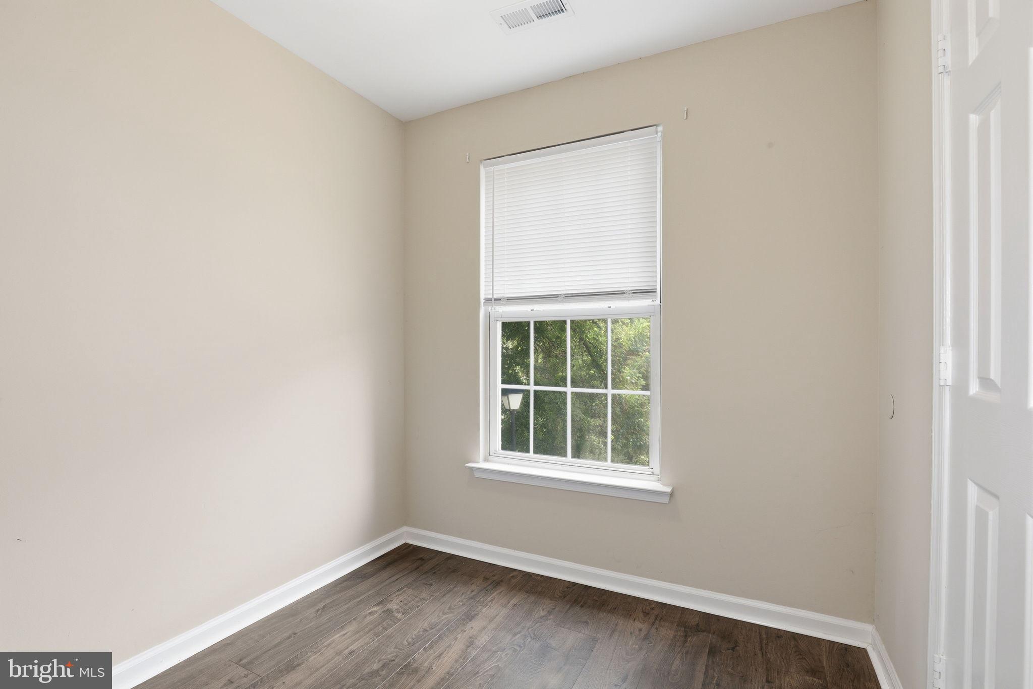 COLLEGE PARK - Residential