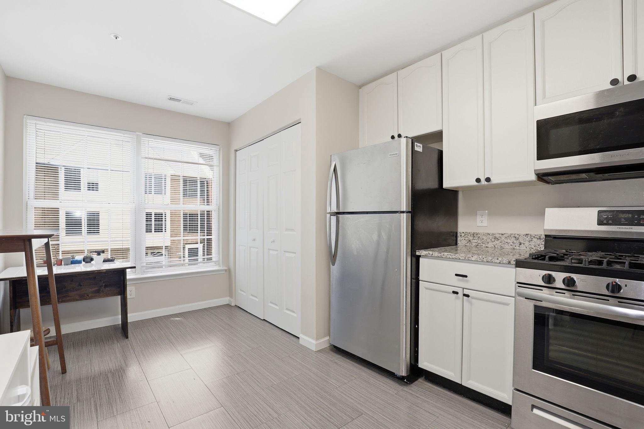 COLLEGE PARK - Residential