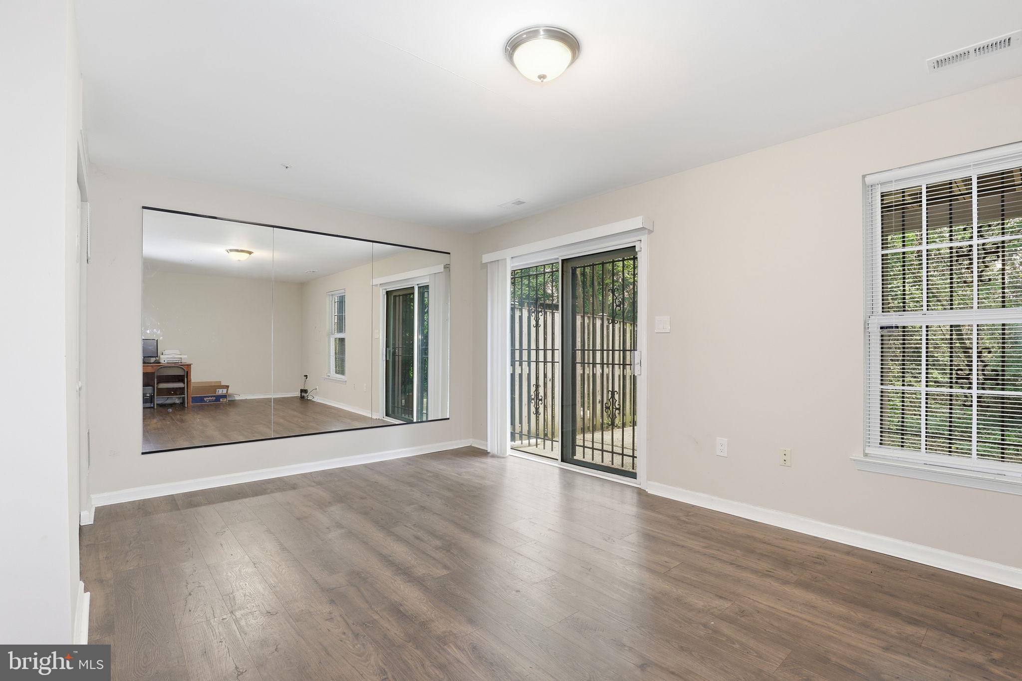 COLLEGE PARK - Residential