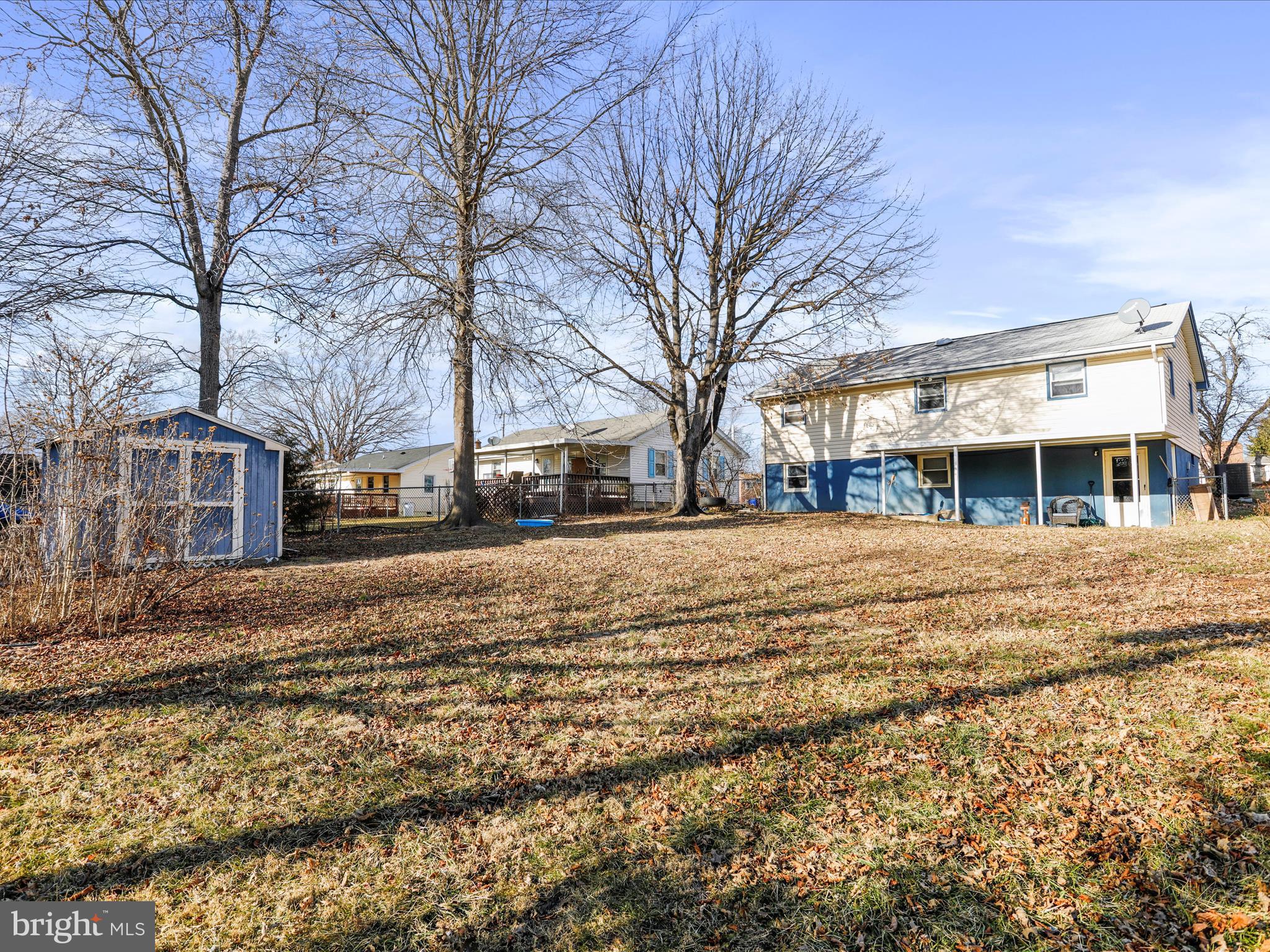 ROYAL VILLAGE - Residential