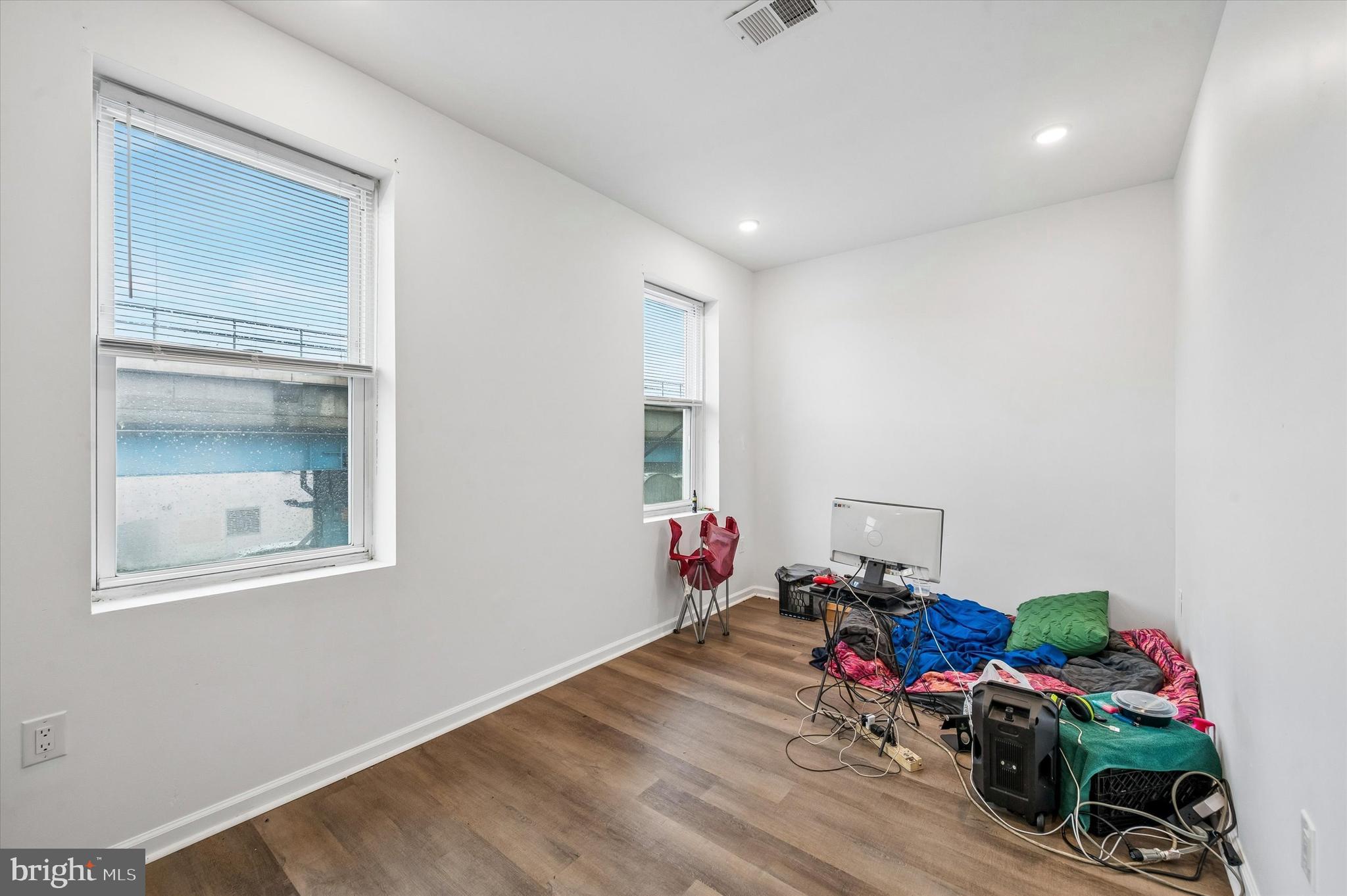 COBBS CREEK - Residential Income