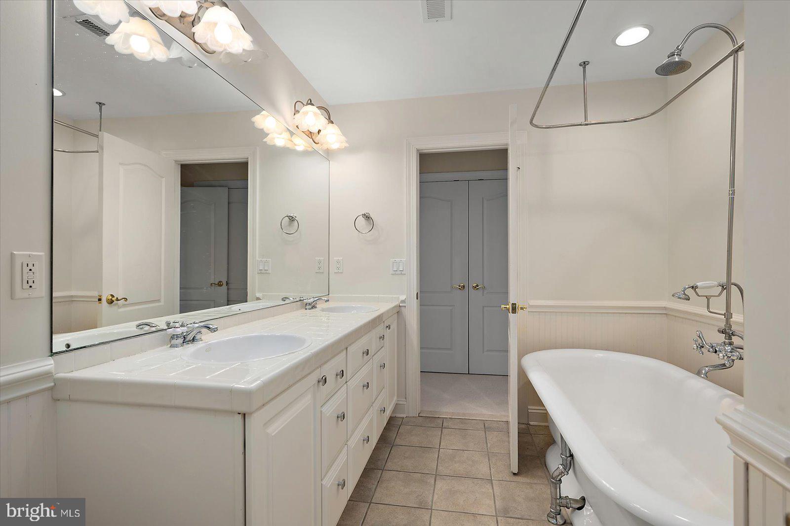 CHERRY HILL CM - Residential