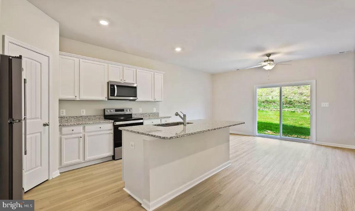 HOMEPLACE AT RIVERSIDE - Residential Lease