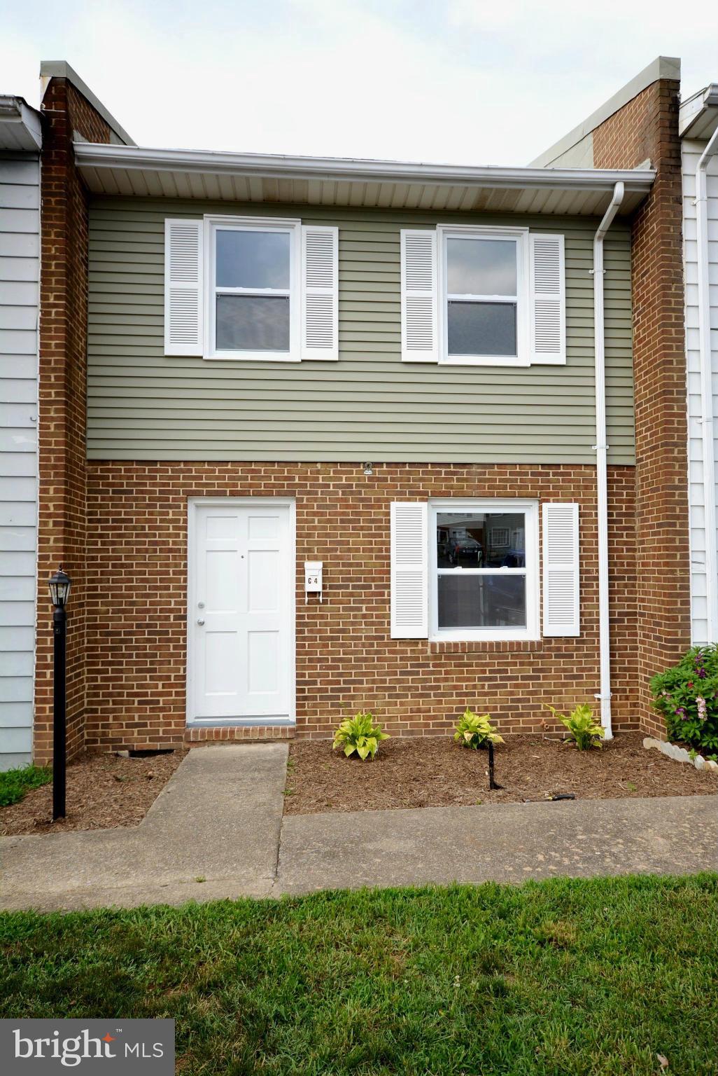 SOUTH HAMPTON TOWNHOUSE - Residential