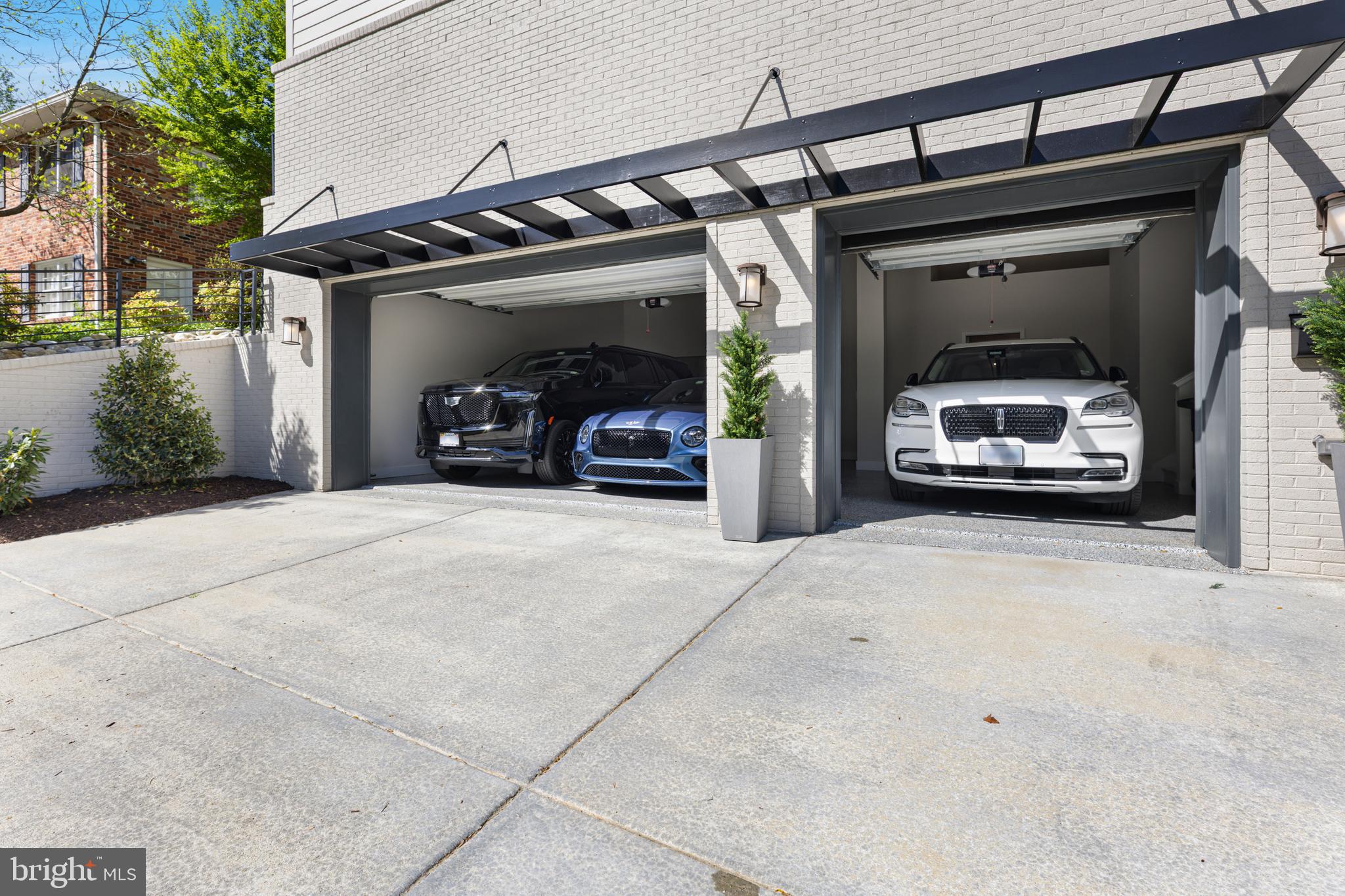 RIVERCREST - Residential