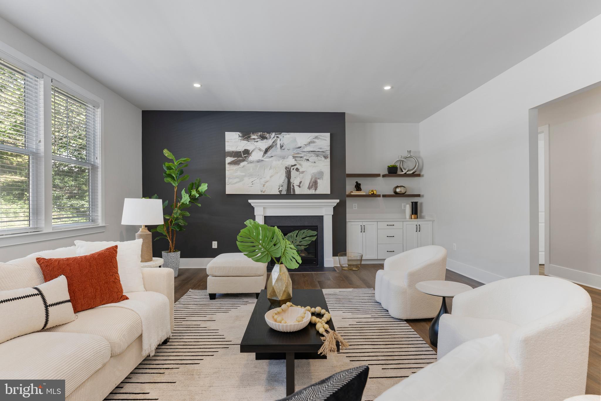 RIVERCREST - Residential