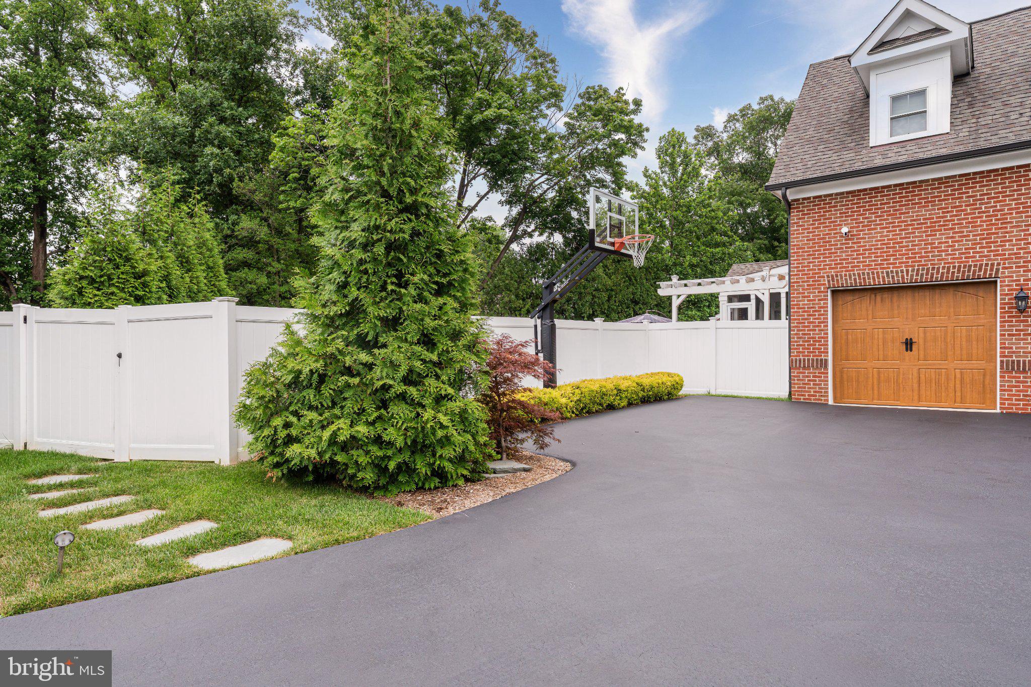 BROOKHAVEN - Residential
