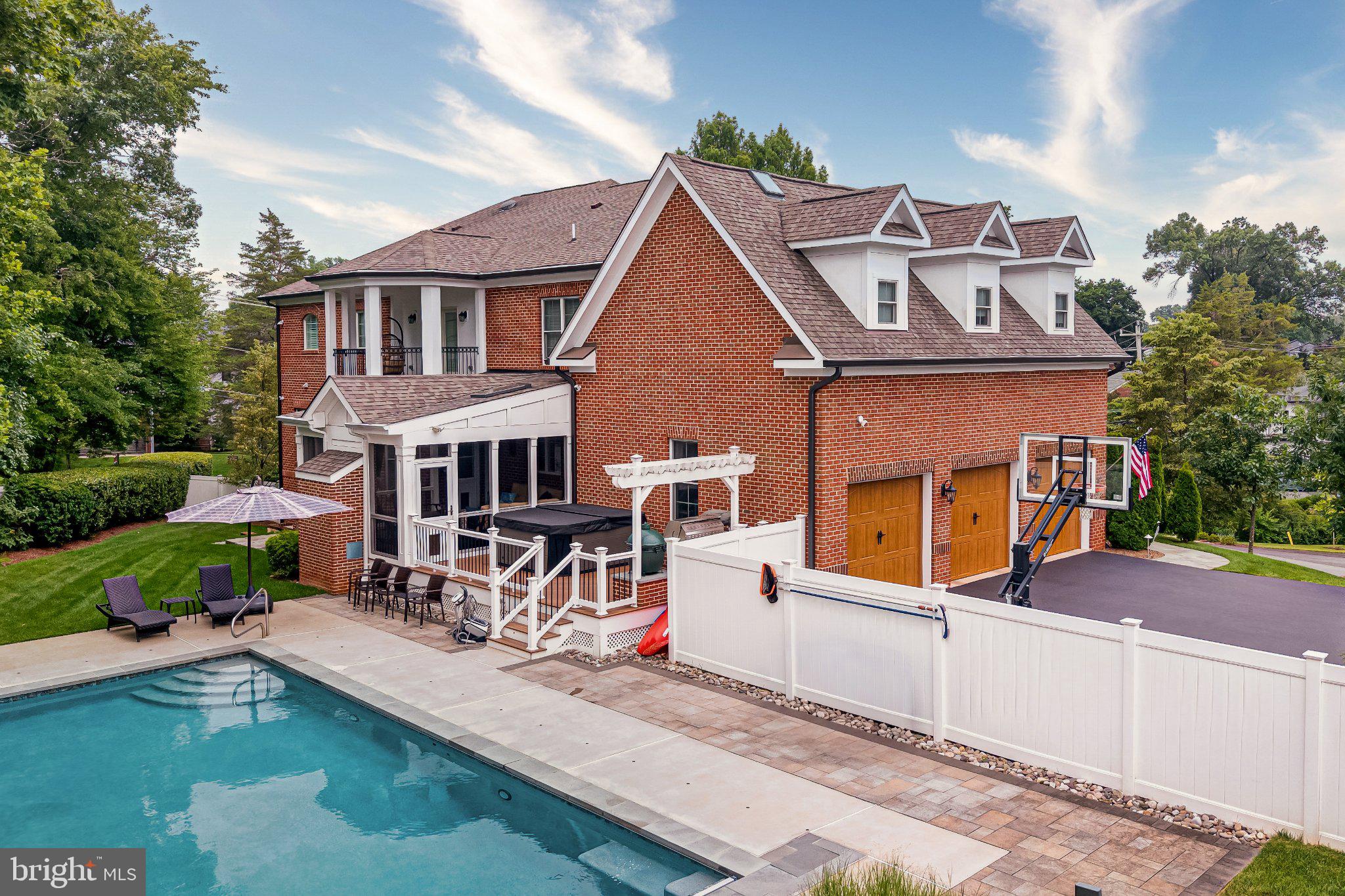 BROOKHAVEN - Residential