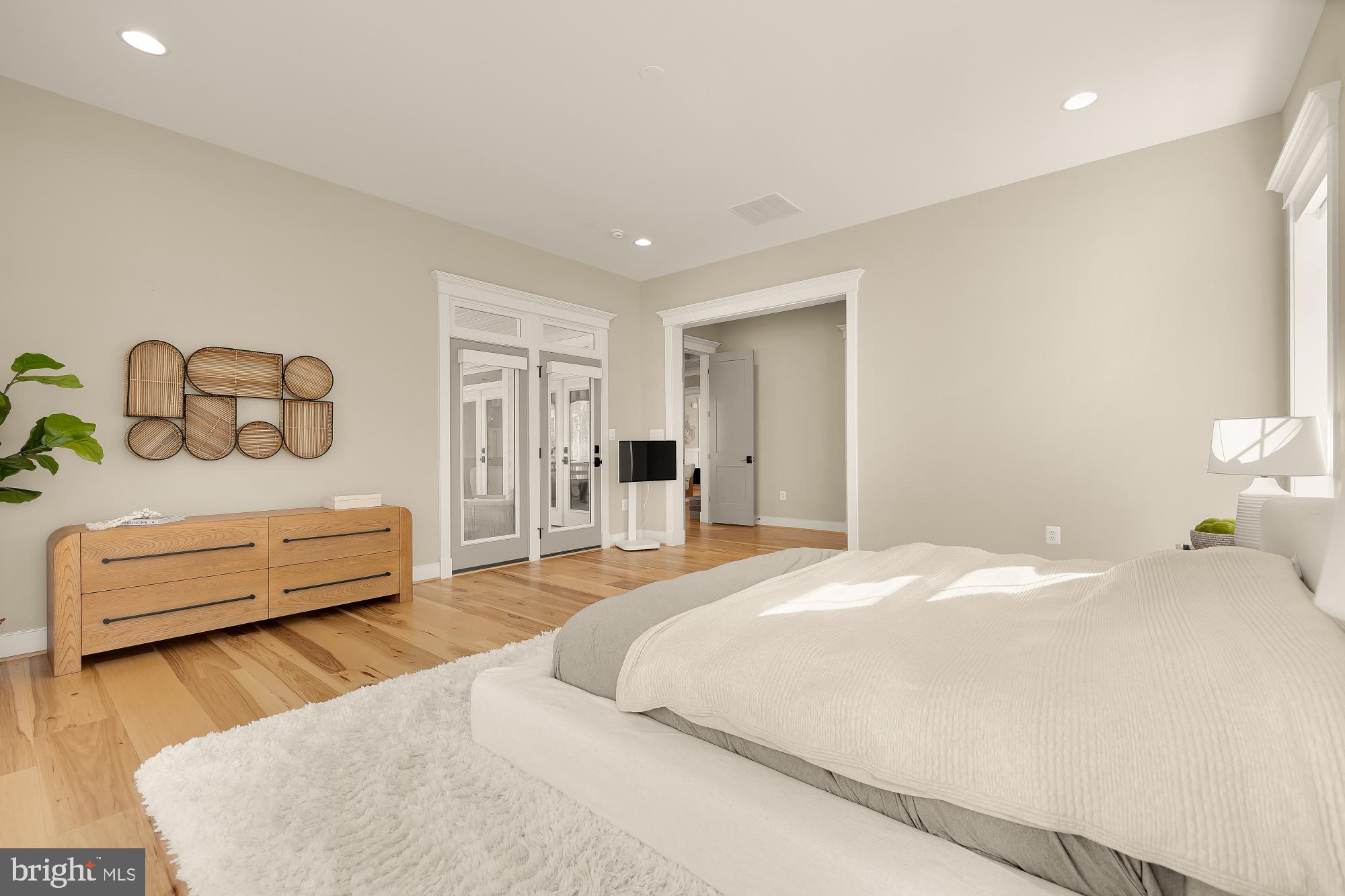 BRADDOCK WOODS - Residential